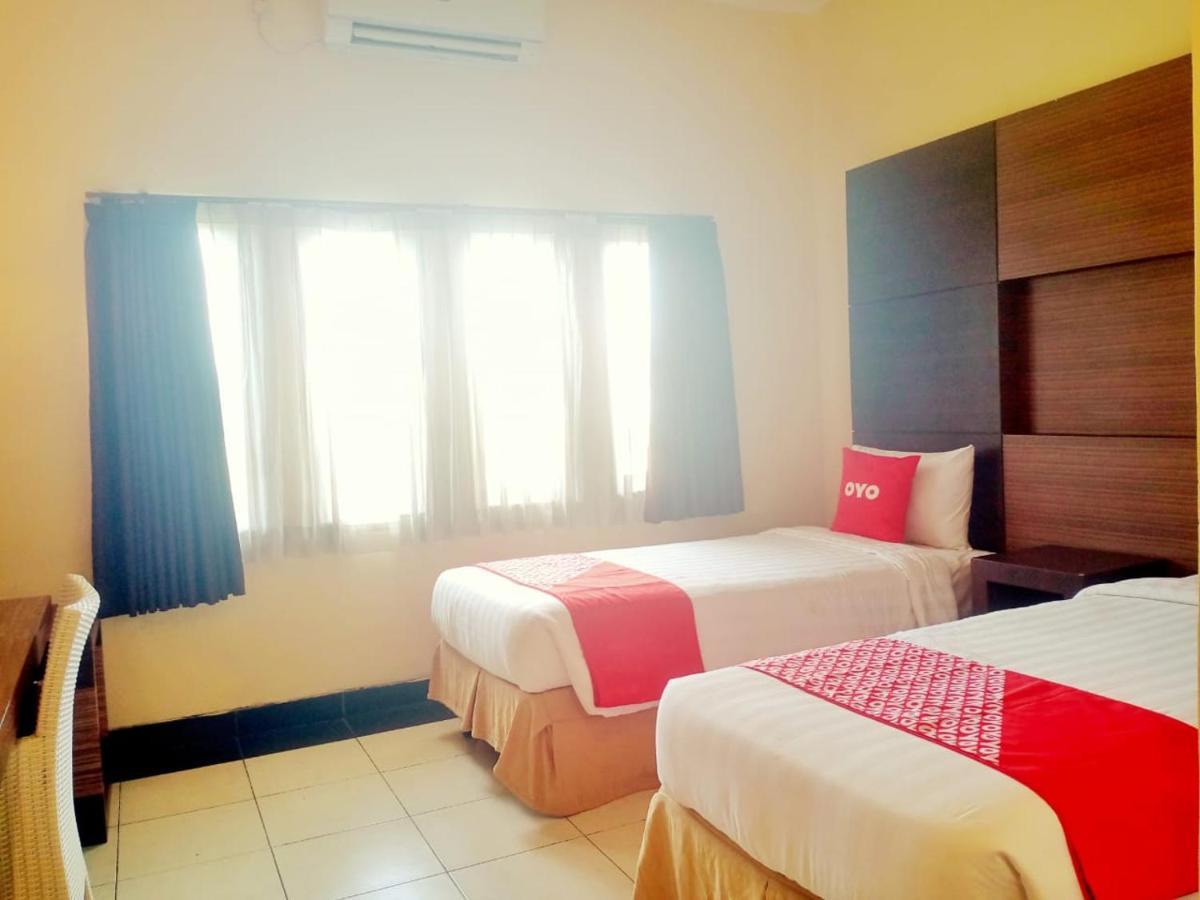 Oyo 90102 Edotel Hotel By Dbest Hospitality Bandung Exterior photo