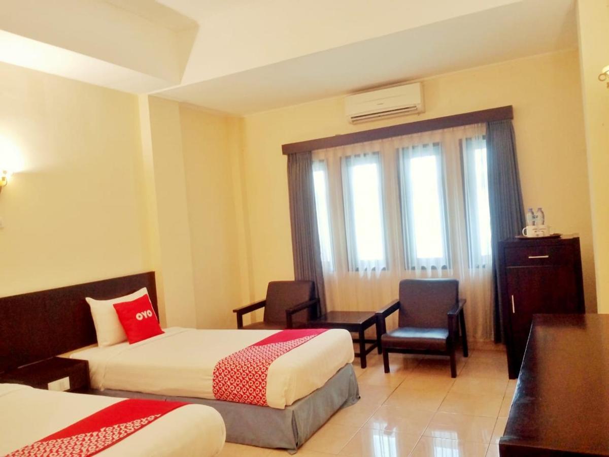 Oyo 90102 Edotel Hotel By Dbest Hospitality Bandung Exterior photo