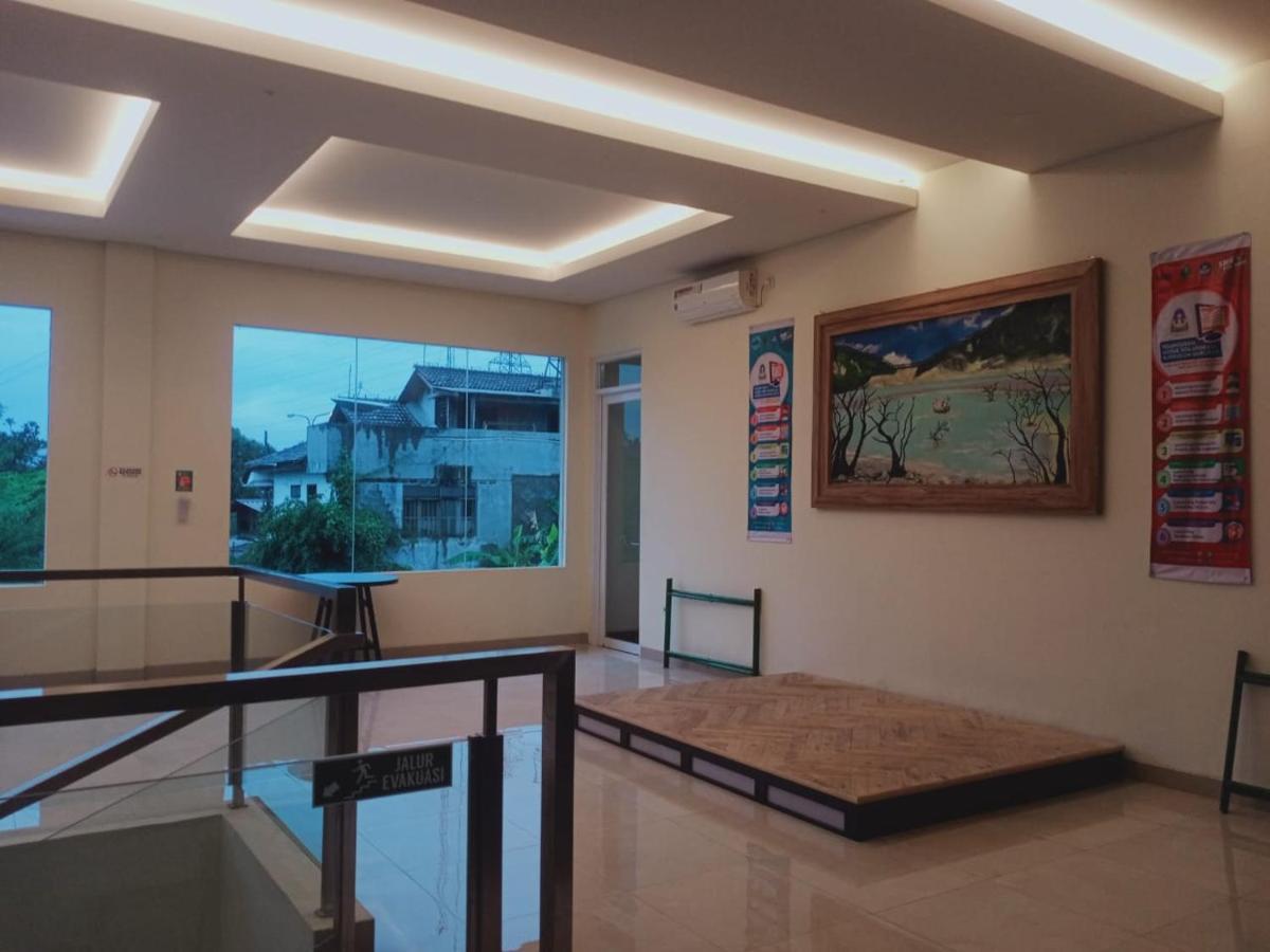 Oyo 90102 Edotel Hotel By Dbest Hospitality Bandung Exterior photo